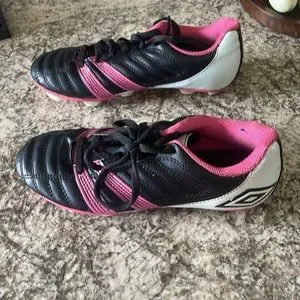 Crampons Foot Umbro Femme – WOS Corisca Engage, Noir/rose, Taille 9.5, Occasion
